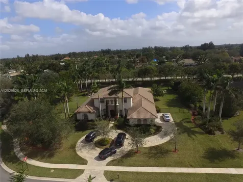 2750 E Jockey Circle E Davie FL 33330