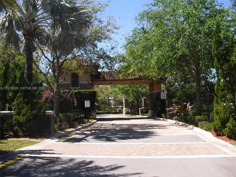 2750 E Jockey Circle E Davie FL 33330