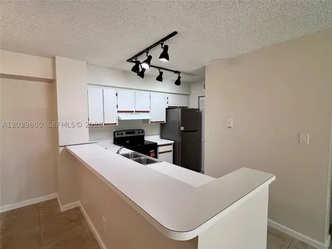 640 S Park Road Hollywood FL 33021