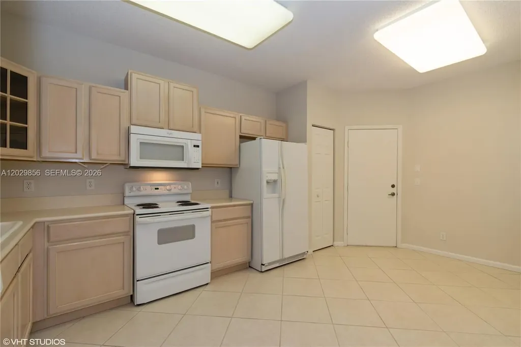 8272 Via Serena Boca Raton FL 33433