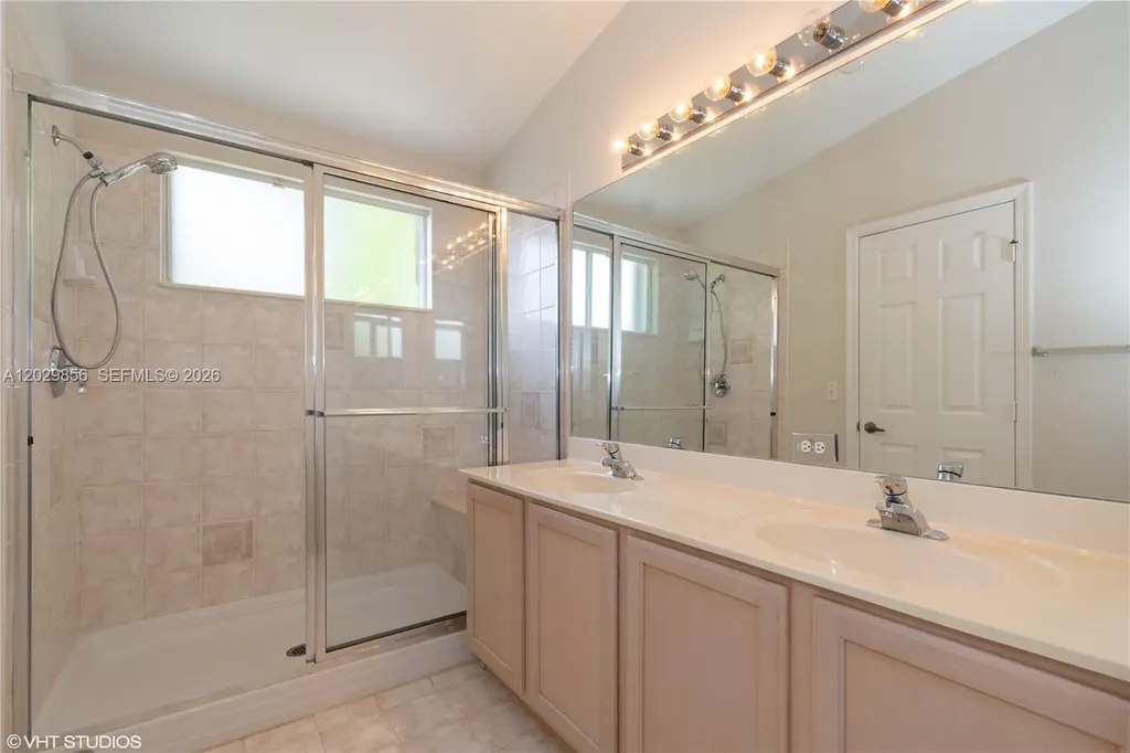 8272 Via Serena Boca Raton FL 33433