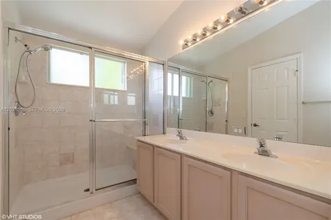 8272 Via Serena Boca Raton FL 33433