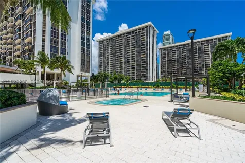 1925 Brickell Avenue Miami FL 33129