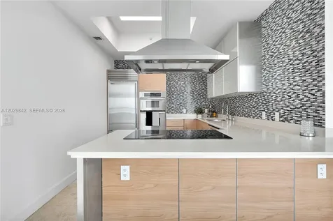 218 SE 14th Street Miami FL 33131