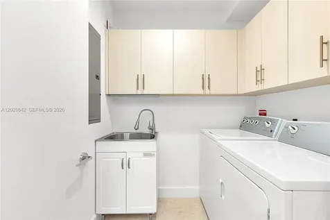 218 SE 14th Street Miami FL 33131