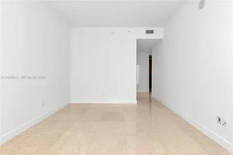 218 SE 14th Street Miami FL 33131