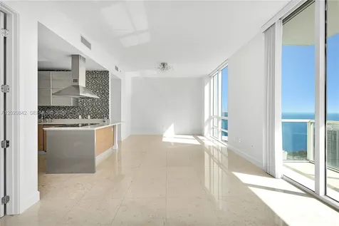 218 SE 14th Street Miami FL 33131