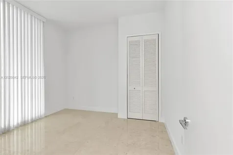 218 SE 14th Street Miami FL 33131