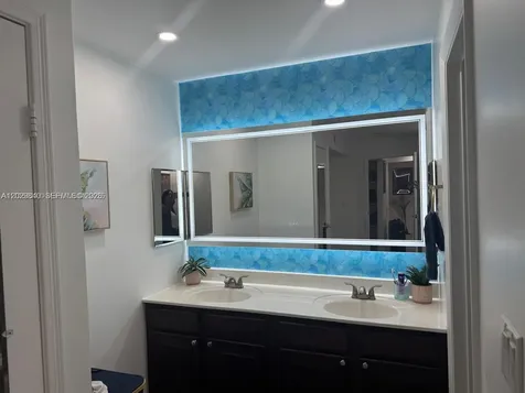 995 Riverside Coral Springs FL 33071