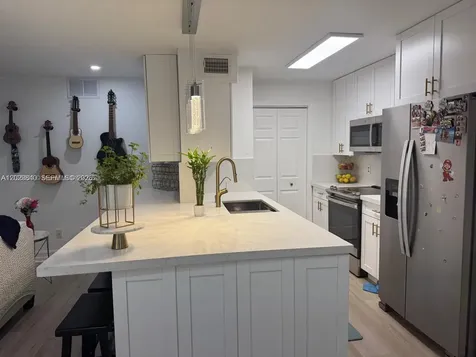 995 Riverside Coral Springs FL 33071