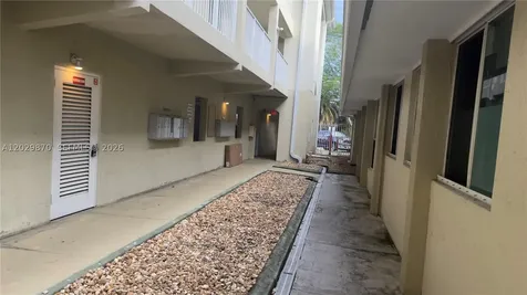 1025 SW 7th Avenue Miami FL 33130