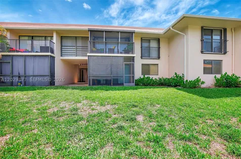 5821 Washington Street Hollywood FL 33023