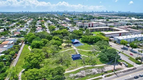 5821 Washington Street Hollywood FL 33023