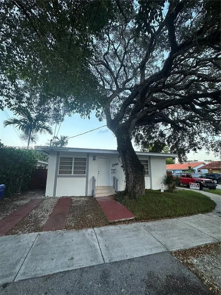 2745 SW 34th Avenue Miami FL 33133