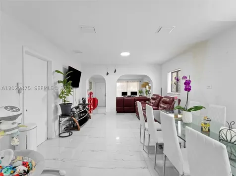 2745 SW 34th Avenue Miami FL 33133