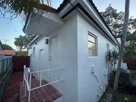 2745 SW 34th Avenue Miami FL 33133