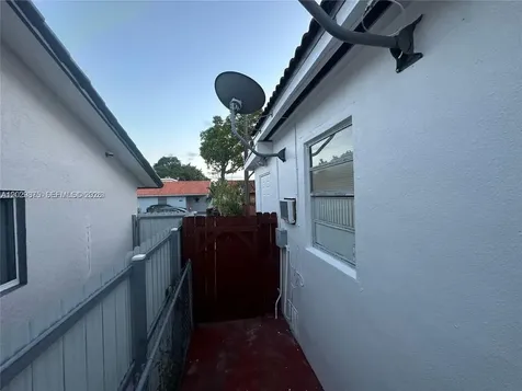 2745 SW 34th Avenue Miami FL 33133