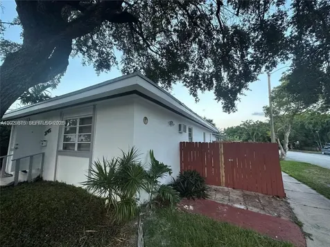 2745 SW 34th Avenue Miami FL 33133