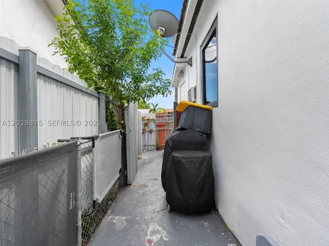 2745 SW 34th Avenue Miami FL 33133