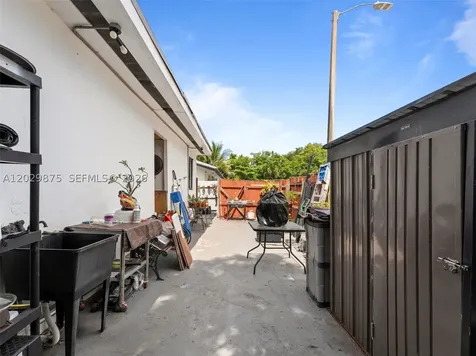 2745 SW 34th Avenue Miami FL 33133