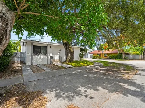 2745 SW 34th Avenue Miami FL 33133
