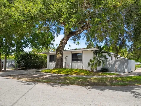 2745 SW 34th Avenue Miami FL 33133
