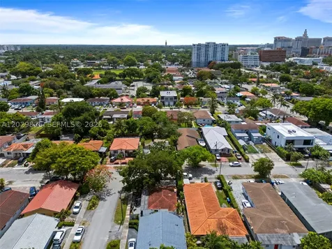 2745 SW 34th Avenue Miami FL 33133