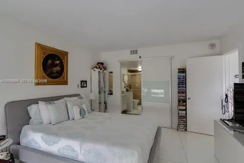 9 Island Avenue Miami Beach FL 33139