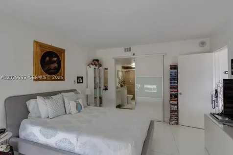 9 Island Avenue Miami Beach FL 33139