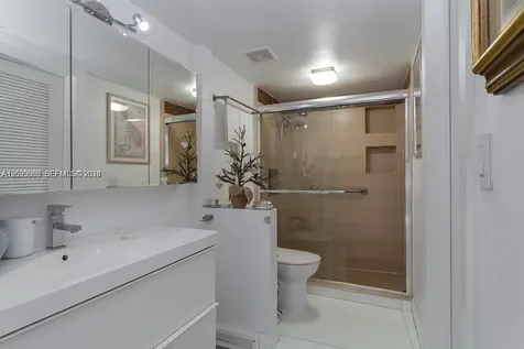 9 Island Avenue Miami Beach FL 33139
