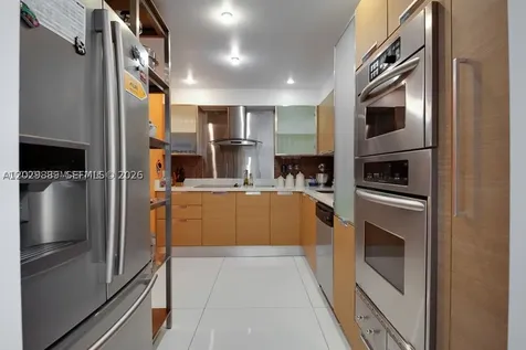 9 Island Avenue Miami Beach FL 33139