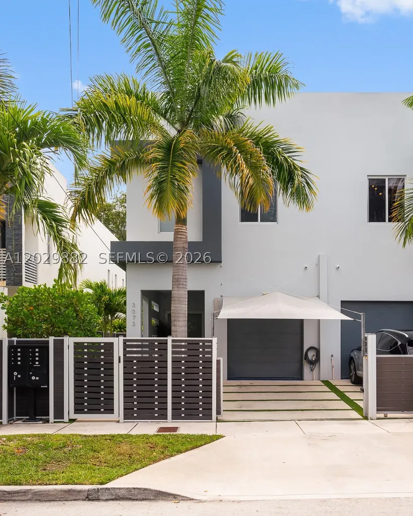 3073 Carter Street Miami FL 33133