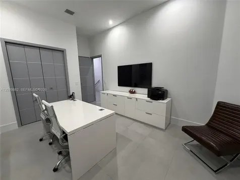 3073 Carter Street Miami FL 33133