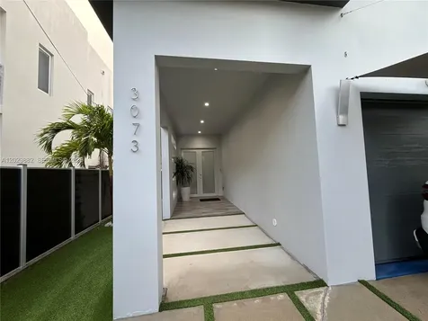 3073 Carter Street Miami FL 33133