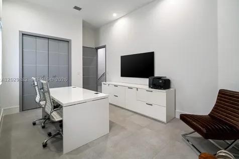 3073 Carter Street Miami FL 33133