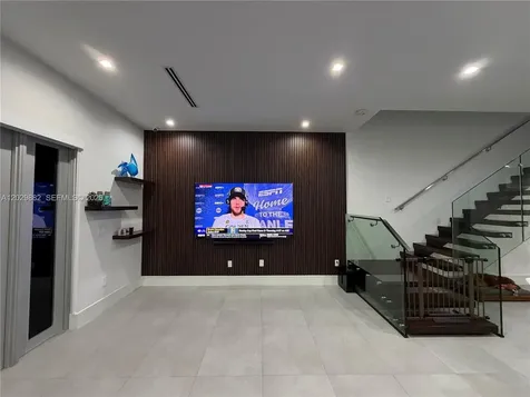 3073 Carter Street Miami FL 33133