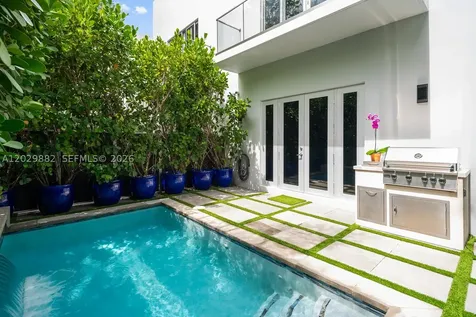 3073 Carter Street Miami FL 33133