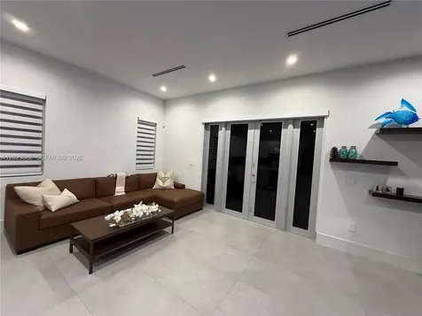 3073 Carter Street Miami FL 33133