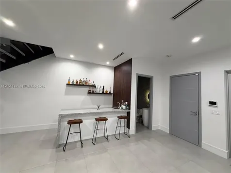 3073 Carter Street Miami FL 33133