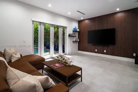 3073 Carter Street Miami FL 33133