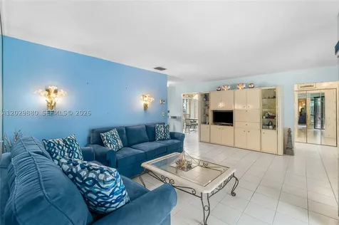 3953 Cocoplum Circle Coconut Creek FL 33063