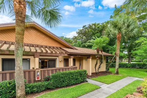 3953 Cocoplum Circle Coconut Creek FL 33063
