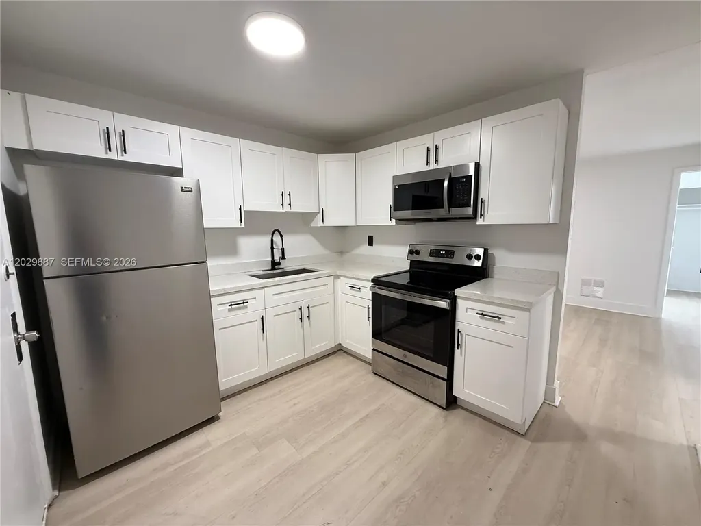 12215 W Dixie Highway North Miami FL 33161