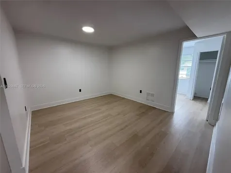 12215 W Dixie Highway North Miami FL 33161