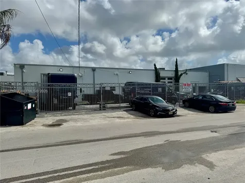3241 NW 38th Street Miami FL 33142