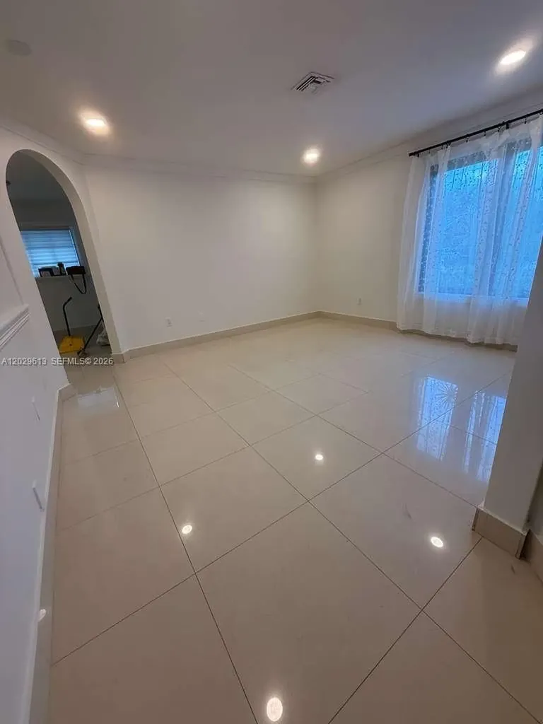 824 SW 12 Place Fort Lauderdale FL 33315