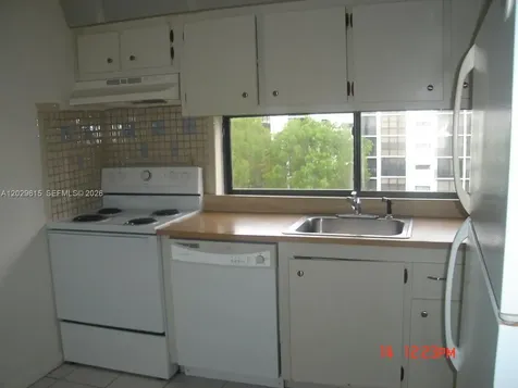 16919 N Bay Road Sunny Isles Beach FL 33160