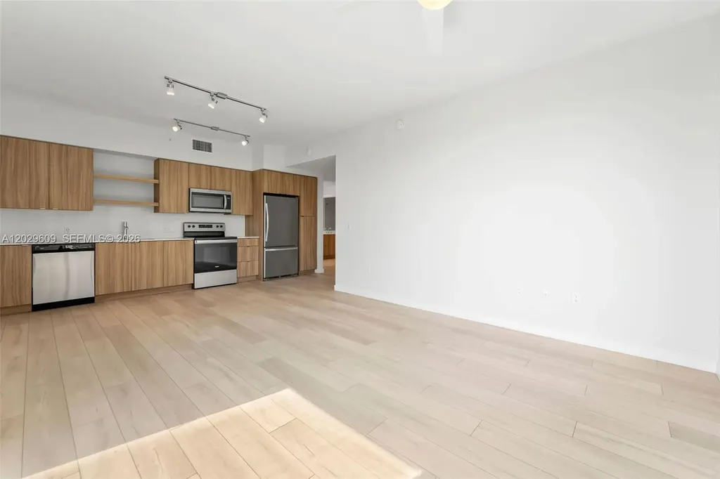 555 NE 8th Street Fort Lauderdale FL 33304
