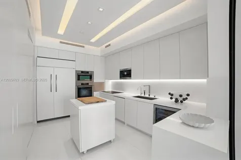 50 S Pointe Drive Miami Beach FL 33139