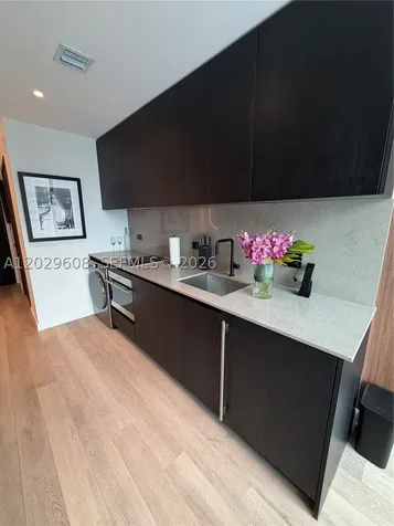 20 NE 11th Street Miami FL 33132
